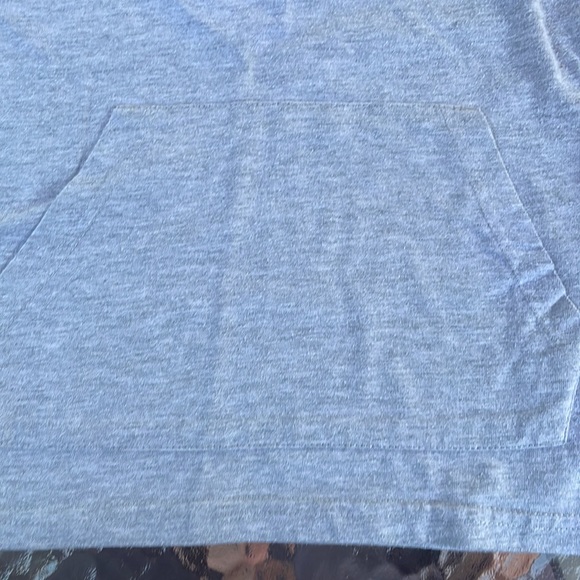 Hooded Light Weight Champion Long Sleeve Top. Size Medium - Picture 5 of 8